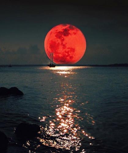 Red Moon